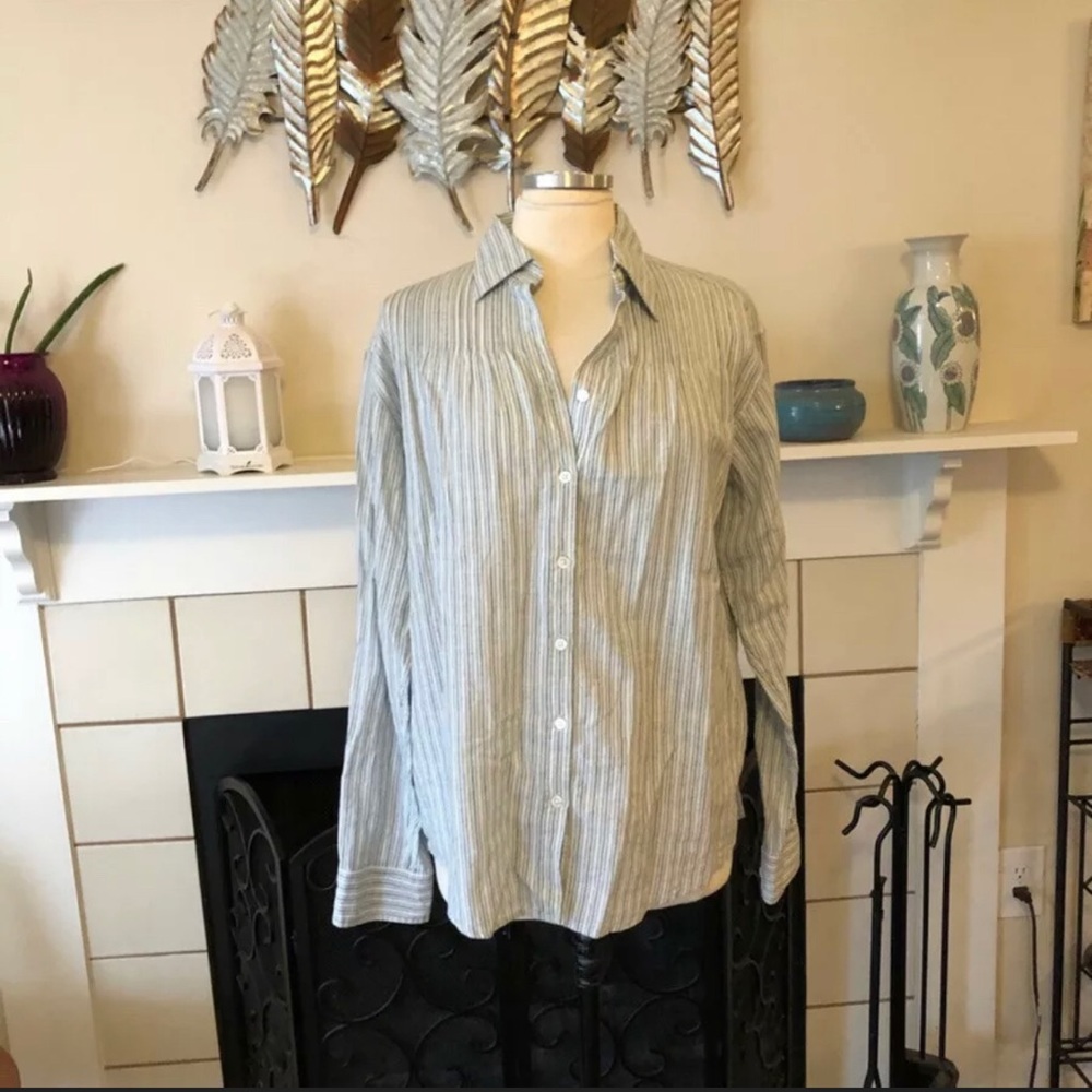 Elizabeth And James Striped Button Down Top Size S